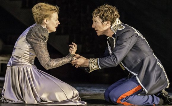 Hamlet : Theater Review